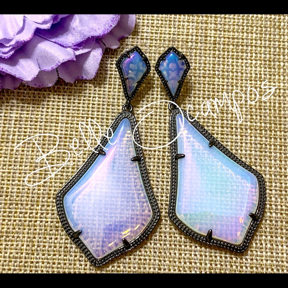 ❌SOLD❌ Kendra Scott Opalite Alexis